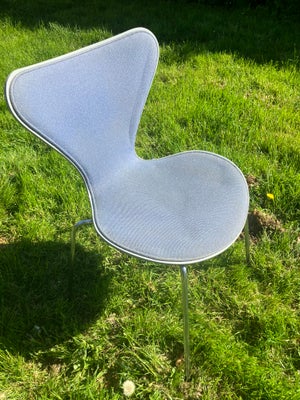 Arne Jacobsen, Syverstol, Nana Ditzel polstret, 8 ikoniske 7er stole i ask fra Arne Jacobsen med ori