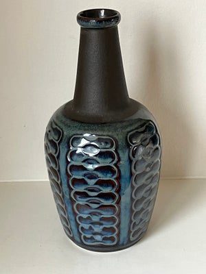 Vase, Vase, Søholm, 25,5 cm høj og 13 cm ø vase fra Søholm på Bornholm. Har nr. 3329. Designet af Ei