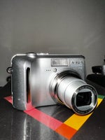 Nikon P2, 5.1 megapixels, 3.5px x optisk zoom