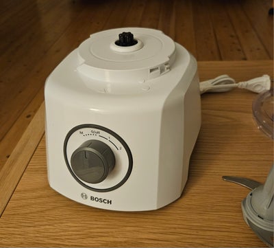 Foodprocessor, Bosch, Tilbehør: universalkniv og skål.