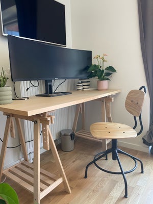 Skrivebord, Ikea, Skrivebord og kontorstol fra IKEA sælges samlet eller hver for sig grundet flytnin