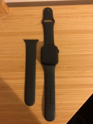 Smartwatch, Apple, Hej sælger denne Apple Watch SE 44 mm
Der kommer en extra strap med som er længer