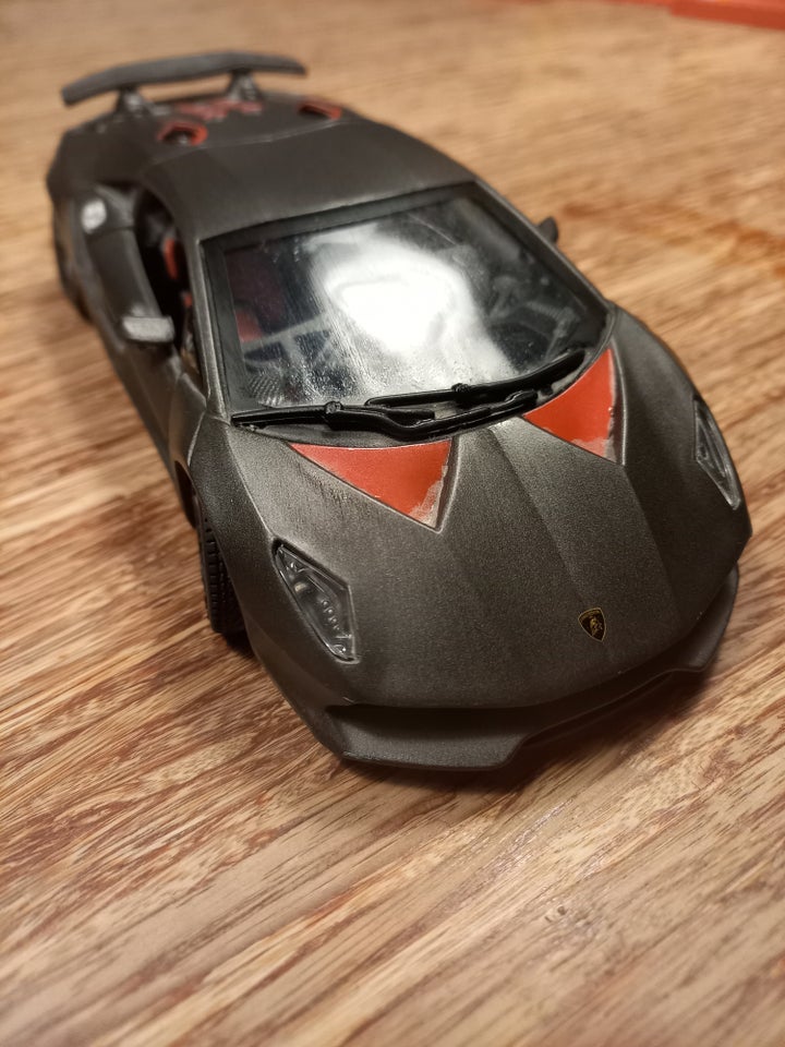 Modelbil, CENTROSTILE Lamborghini Sesti Elemento, skala