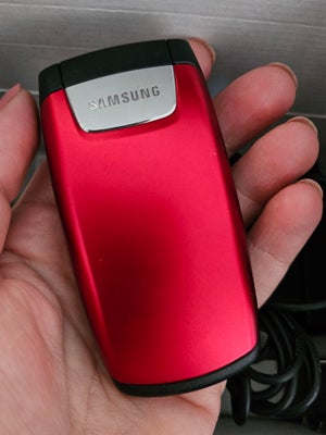 Samsung SGH-C260, 600KB , Perfekt, Se hvad jeg fandt i skabet!
En helt glemt, aldrig brugt, spritny 