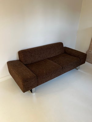Sofa, andet materiale, 3 pers., Pæn sofa i brunligt stof.
Mål: B: 205 cm, D: 87 cm
Armlænshøjde: 49 