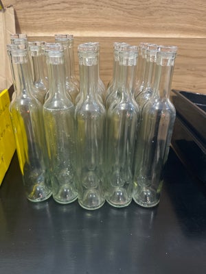 Flasker, Glasflaske med låg, 19 stk Flotte glasflasker med glaspropper. Perfekt til saft, most, snap