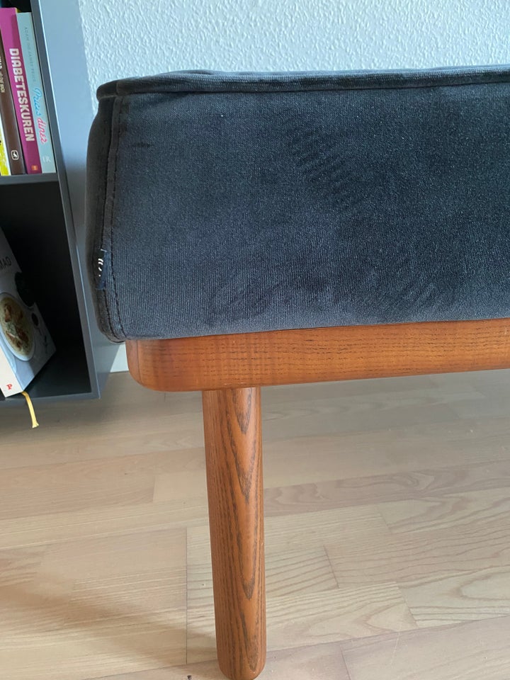 Mørkegrå velour  3 Pers. Sofa