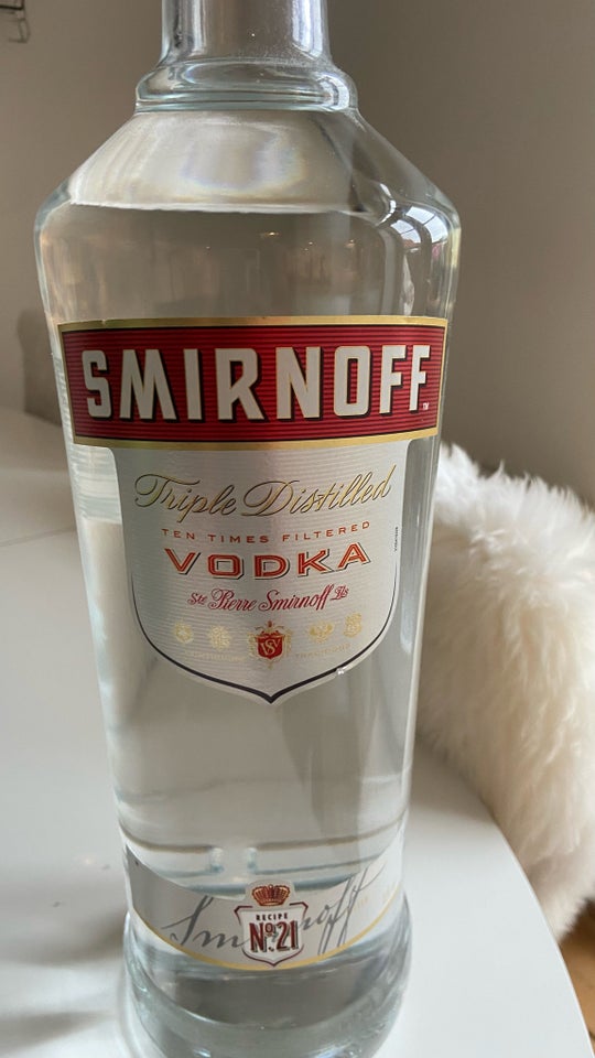 Vin og spiritus, Smirnoff Vodka Red