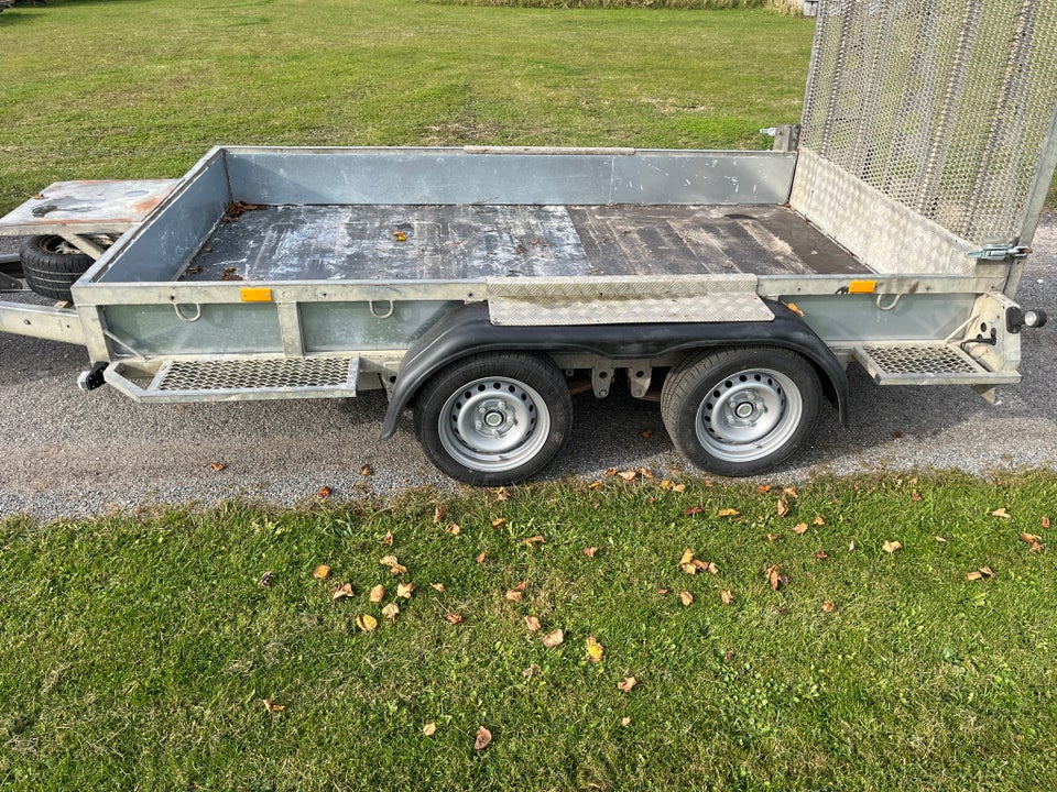 Maskintrailer, Variant 3518 M3, lastevne (kg): 2825