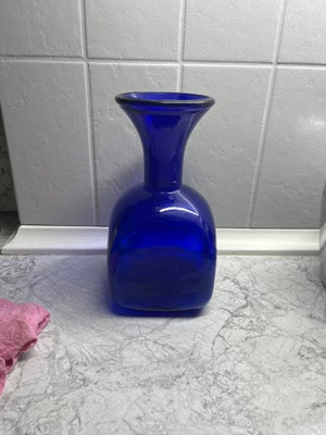 Glas, Vase, HOLMEGAARD, Virkelig flot vase / flaske fra HOLMEGAARD 
Den rigtige blå kobolt farve
Jeg