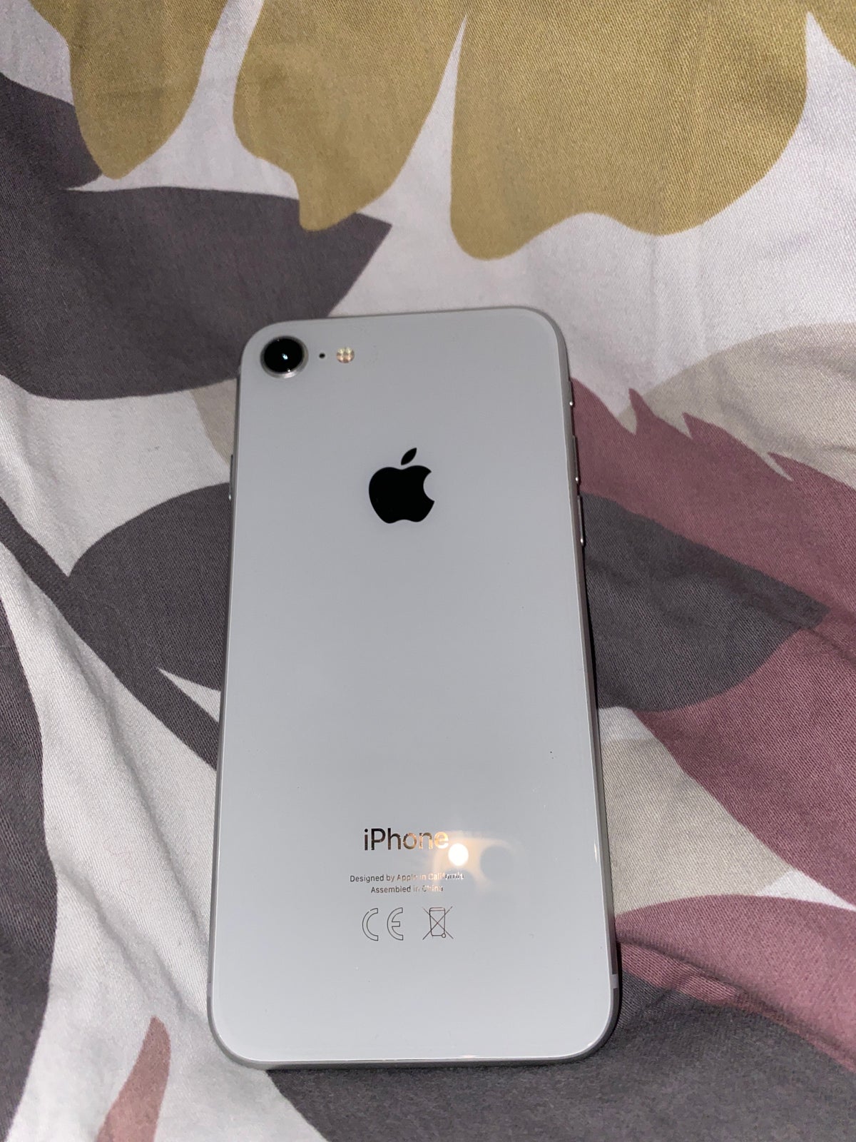 iPhone 8, 64 GB, grå