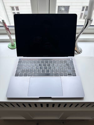 MacBook Pro, MacBook Pro 13” Touchbar, 2,4 GHz, 8 GB ram, 256 GB harddisk, Perfekt, Virker perfekt. 
