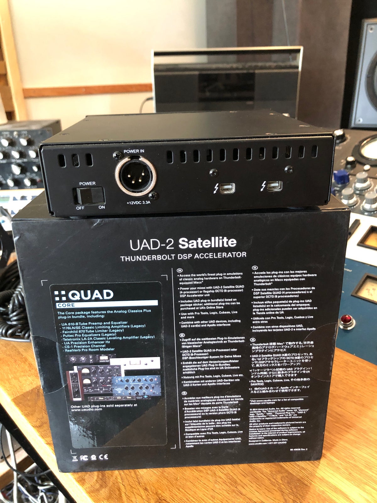 Uad satellite, Universal Audio Thunderbolt