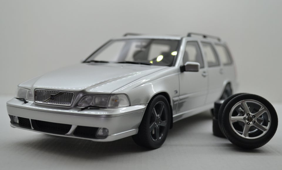 Modelbil, DNA V70R, skala 1:18