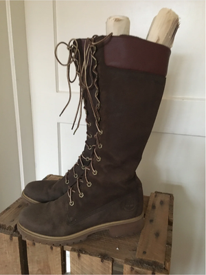 Find Brune Lange Støvler på DBA - og salg og brugt