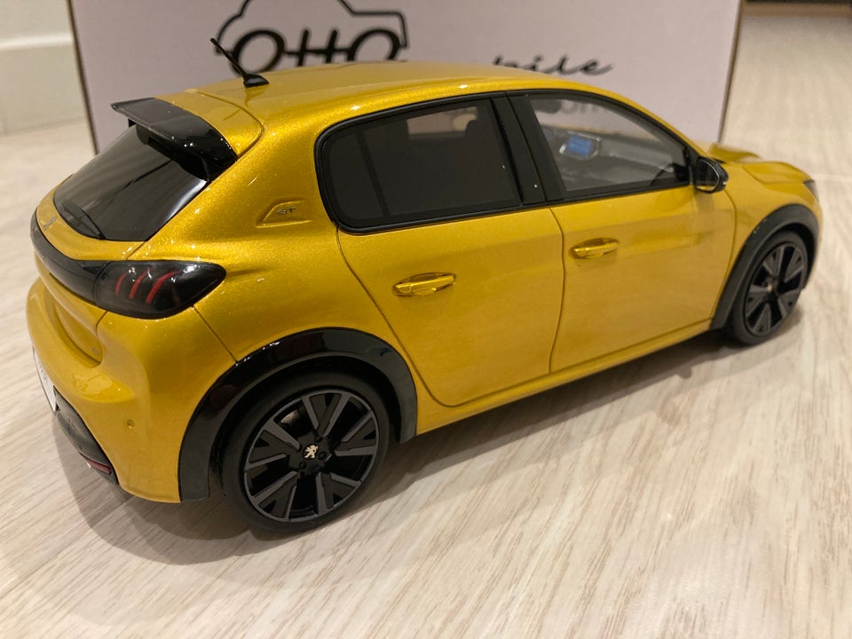 Modelbil, Peugeot 208 GT 1/18, skala 1:18