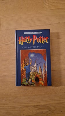 Harry Potter og De Vises Sten, J. K. Rowling, genre: fantasy, Hardback, perfekt stand 

2. udgave, 2