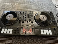 DJ controller, Hercules T7