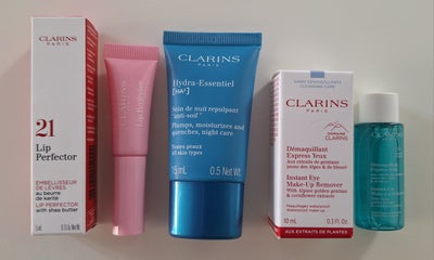 Hudpleje, Clarins, Nyt og ubrugt Clarins sæt bestående af:

- 5 ml Lip Perfector - 21 Soft Pink Glow