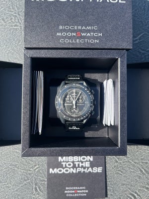 Herreur, Omega, Swatch x Omega - Moonswatch Mission To The Moonphase - New Moon

- Pris: 3199
- Helt