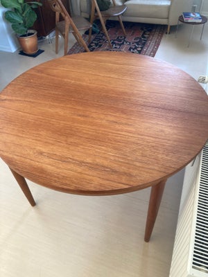 Spisebord, Teaktræ, Dansk design, b: 120 l: 120, Rundt teaktræ spisebord sælges

Højde: 72 cm
Bredde