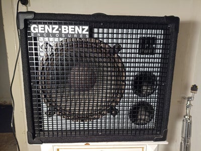Baskabinet, GENZ-BENZ  GB 12 T, 150 W, Genz Benz GB-12T Super Bass Kabinet. 
Er fra deres "Made in U