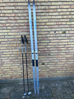 Langrendsski, Telemark  epoke, str. 210, Langrends ski og stave 
Sælges samlet 
Stave er 149 cm høje