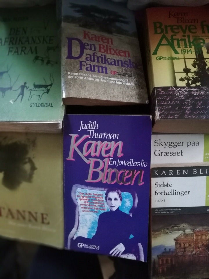 Karen Blixen, bøger om, flere