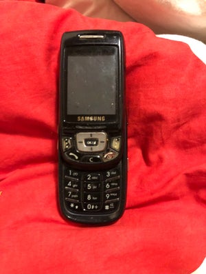 Telefon, Defekt retro Samsung mobiltelefon, Måske defekt blå Sony Erisson 300 kr

Samsung 100 kr. 

