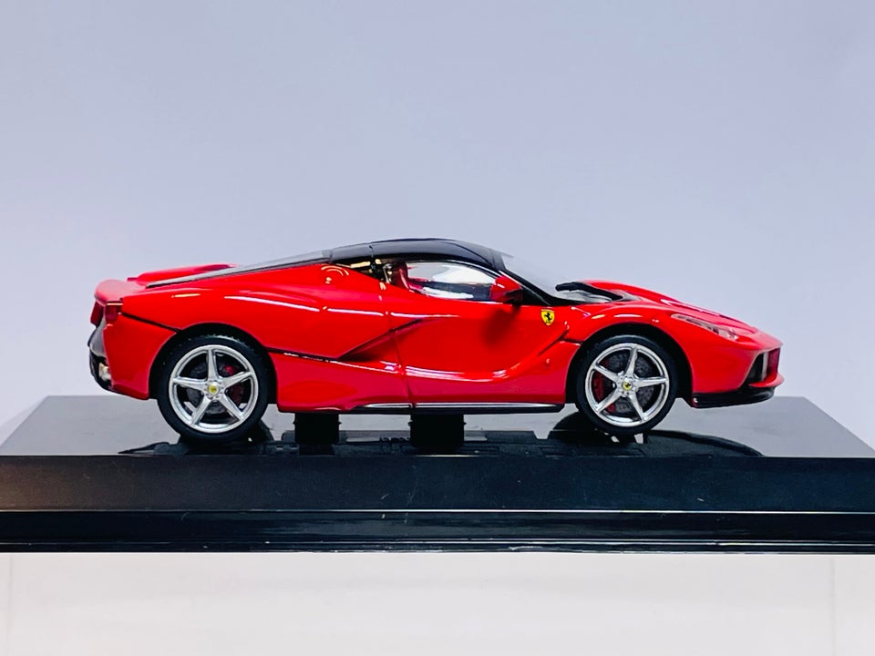 Modelbil, Ixo 2013 LA Ferrari, skala 1:43