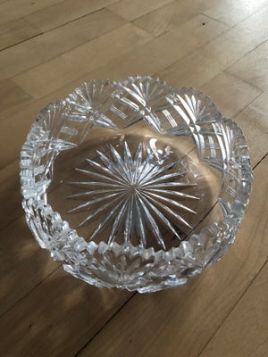 Glas, Krystal skål, Smuk Krystalskål. Højde 8cm, diameter 17 cm