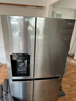 Amerikansk køleskab, LG 604TRNG10527, LG køle/fryseskab 

Skal afhentes hurtigst muligt, da vi er ig