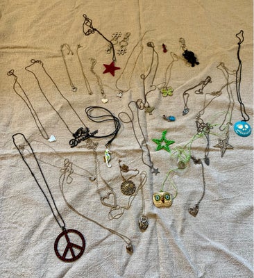 Smykker og sten, Børnesmykker, 30 helt nye børne halskæder
Kan bruges til at sælge på markeder eller