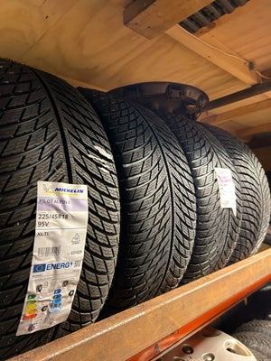 Vinterdæk, Michelin, 225 / 45 / R18, 100 % mønster, Fabriksnye Pilot Alpin 5. 95 last, V i hastighed