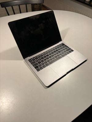 MacBook Pro, 2017 , 8 GB ram, 128 GB harddisk, God, Super velholdt MacBook pro fra 2017 
Den eneste 