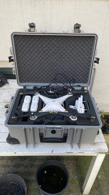 Drone DJI phantom 3 med transportkasse  , DJI Phantom, Min glimrende DJI Phantom 3 drone har stået u