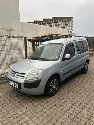 Citroën Berlingo, 1,6i 16V Family, Benzin, 2003, km 277000, blåmetal, træk, ABS, airbag, 5-dørs, sta