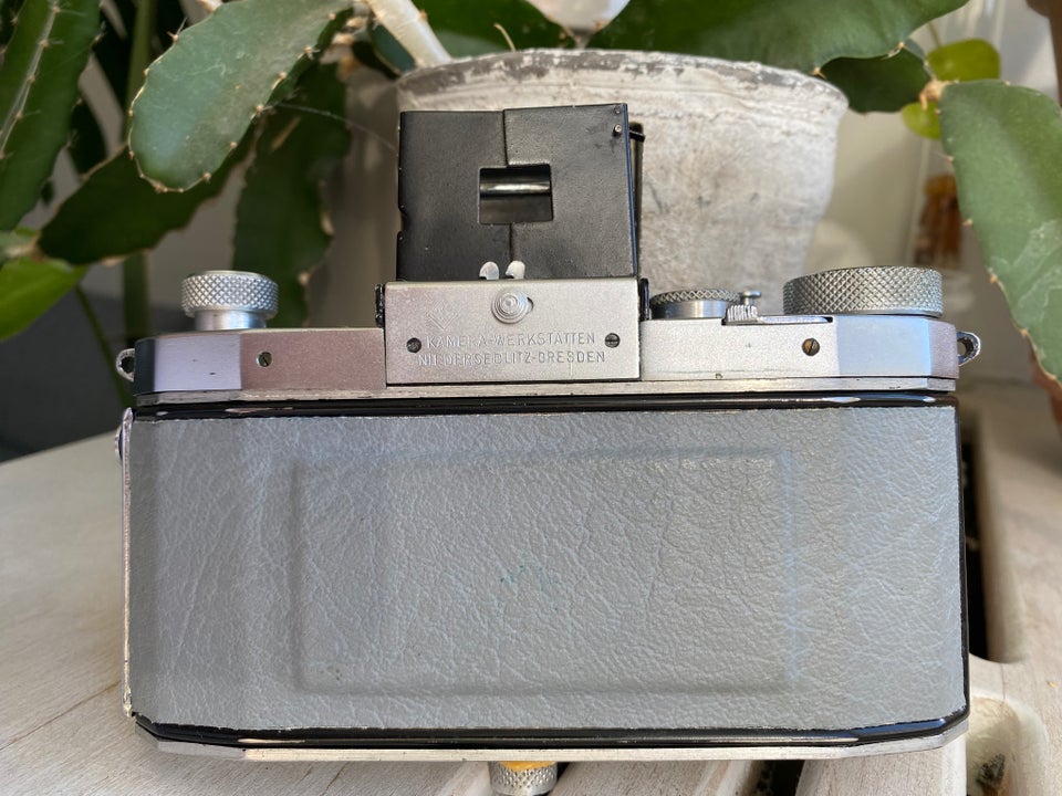 Praktica, Praktiflex, God