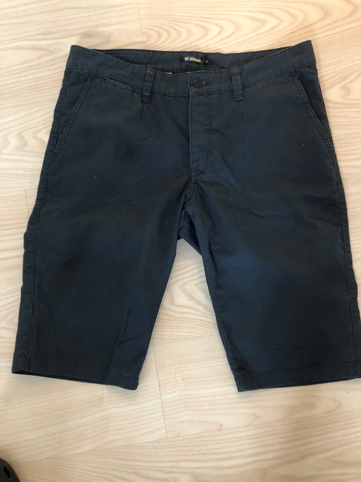 Shorts, Minimum, str. 34