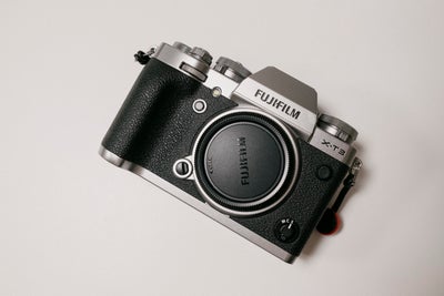 Fuji, X-T3, 26,1 megapixels, Perfekt, Hej fotografi-entusiaster!

Jeg sælger mit Fuji XT3 kamera, so