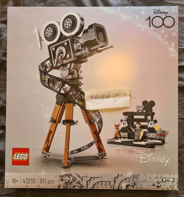 Lego andet, 43230, LEGO DISNEY 100 KAMERA MODEL 43230

NY OG UBRUGT I INTAKT UÅBNET ORIGINAL EMBALLA