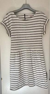 Sweatshirt-kjole, Esprit, str. M,  Offwhite / Koksgrå, Figursyet kjole i blødt joggingstof. Med opsm