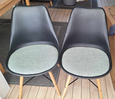 Spisebordsstol, 6 stole fra Jysk ( KASTRUP sort/eg nypris 499,-/stk.)
Vi har betrukket dem om, men d