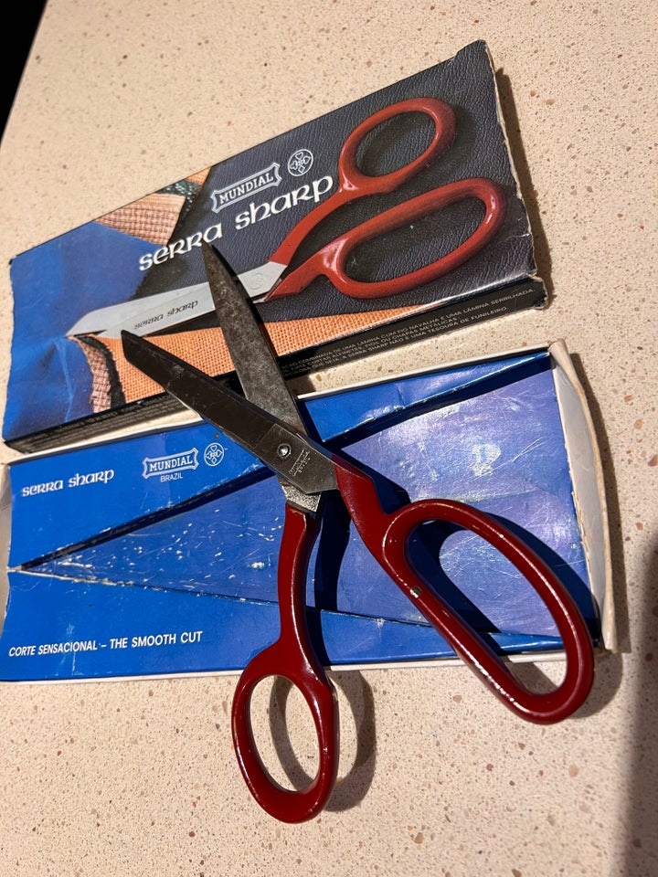 Saks, Mundial Serra Sharp scissors