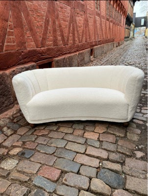 Sofa, andet materiale, Dansk produceret banan sofa fra 1960erne
ombetrukket med imiteret lammeskind/