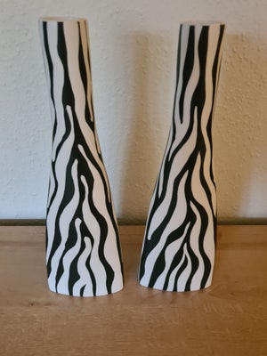 Vase, Vaser. Brugskunst, Zone, Flotte vaser. Samlet pris for begge vaser. Zebra stribet
35 cm høje. 