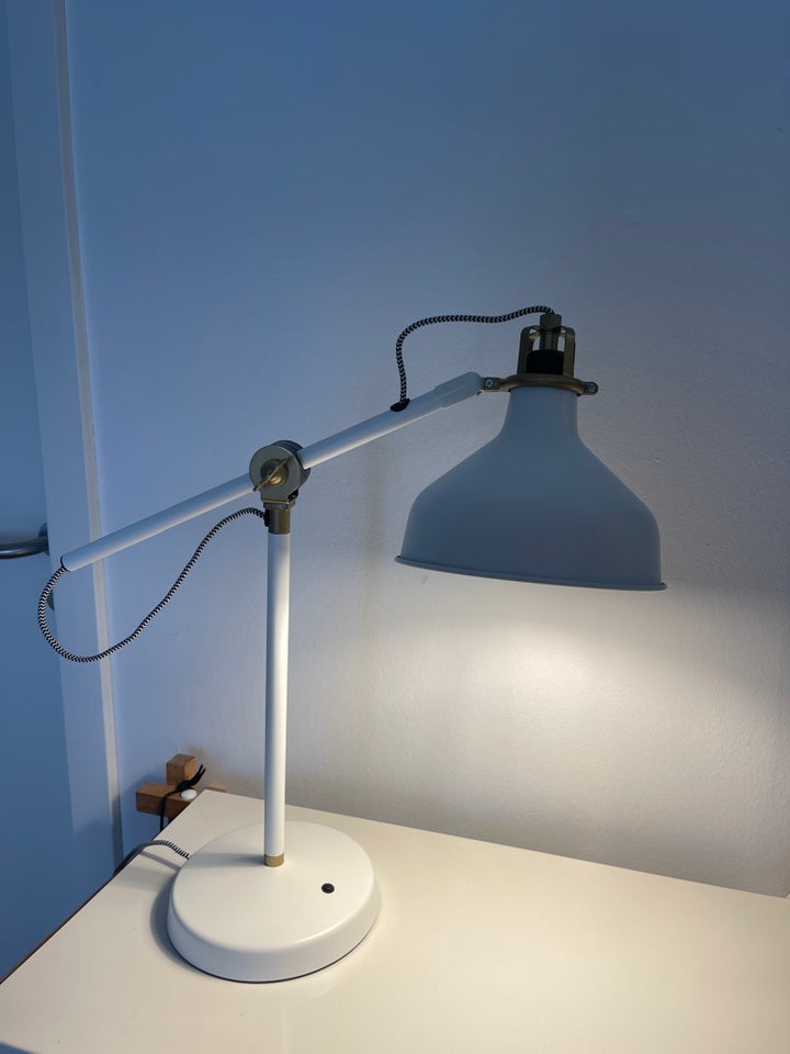 Skrivebordslampe, Ikea