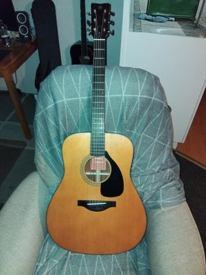 Western, Yamaha FG 3 red label, Fuld solid guitar,  spruce top og mahogni bag og side. Vintage style