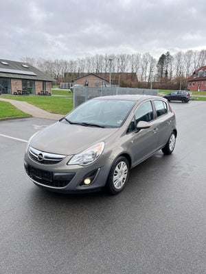 Opel Corsa, 1,2 16V Enjoy, Benzin, 2012, km 138000, 5-dørs, Opel Corsa 1.2 Benzin Nysynet

Fin og re