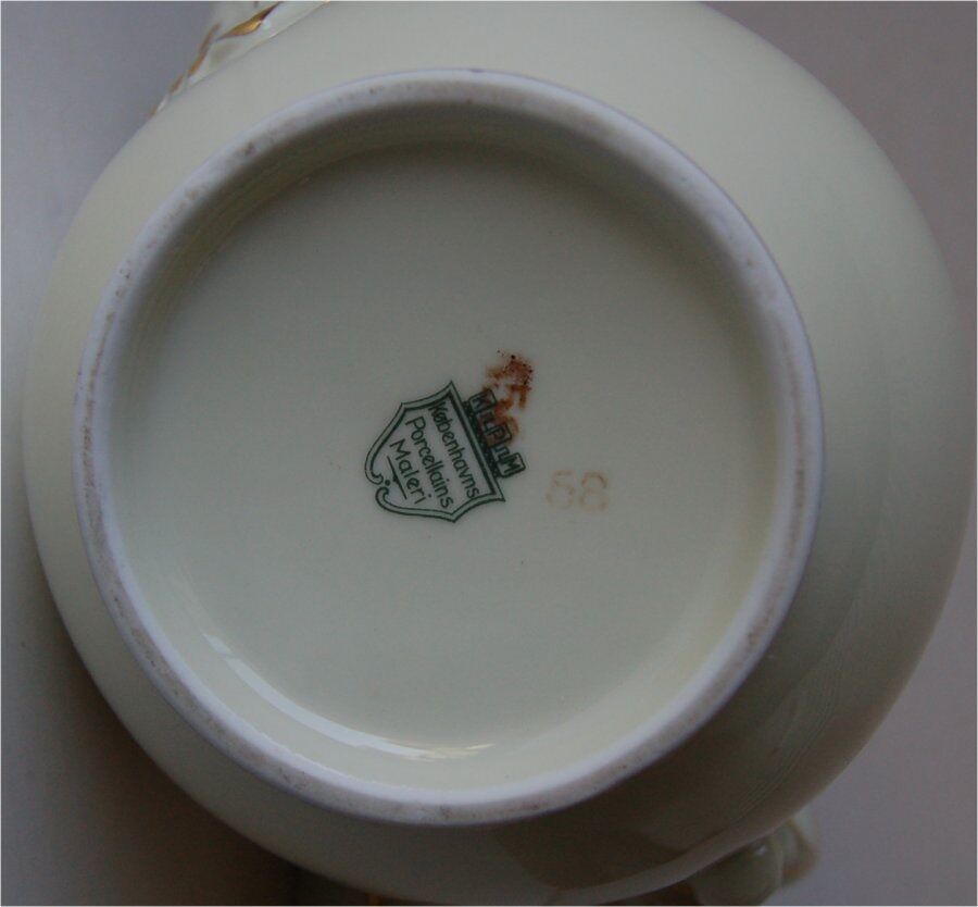 Porcelæn, KPM BRUN ORKIDÉ kaffekande